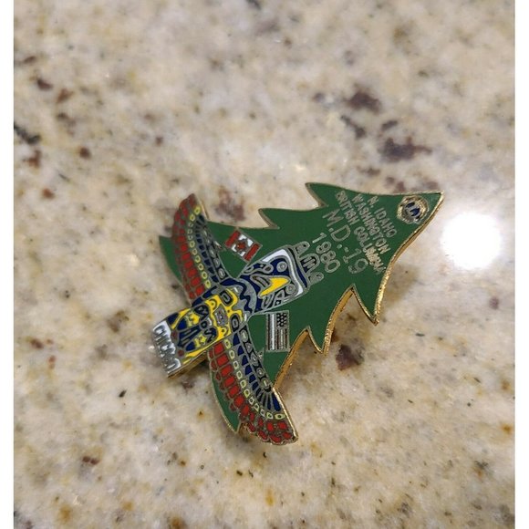 Vintage Idaho Washington BC Totem Pole Pine Tree1980 MD 19 Pin. - Picture 6 of 10